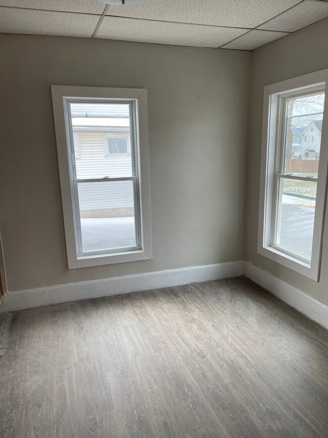 Building Photo - 1533 Capouse Ave