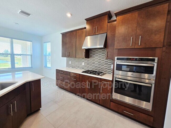 Foto del edificio - 5805 Fieldmoor Ct