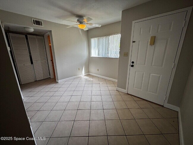 Foto del edificio - 120 Beach Park Ln