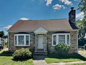 Building Photo - 3609 Kenmar Rd