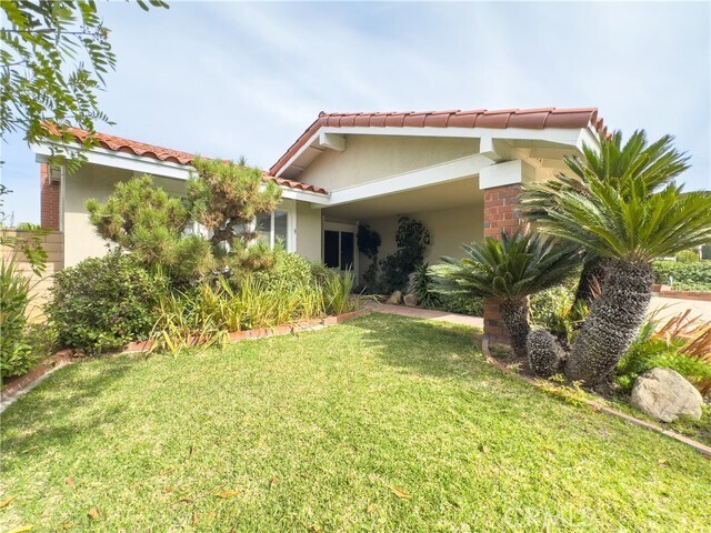 Building Photo - 261 Avenida Santa Elena