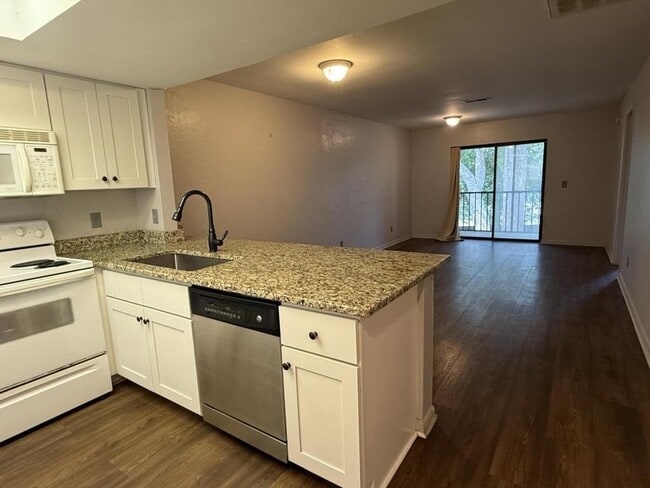 Building Photo - 4307 Holly Tree Rd