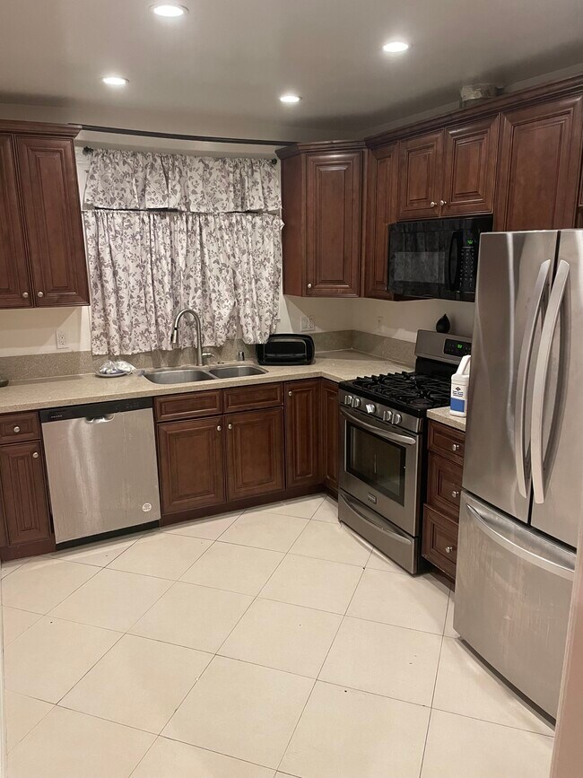 Foto del edificio - 2510 Carnegie Ln