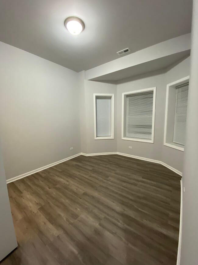 Building Photo - 2893 S Archer Ave