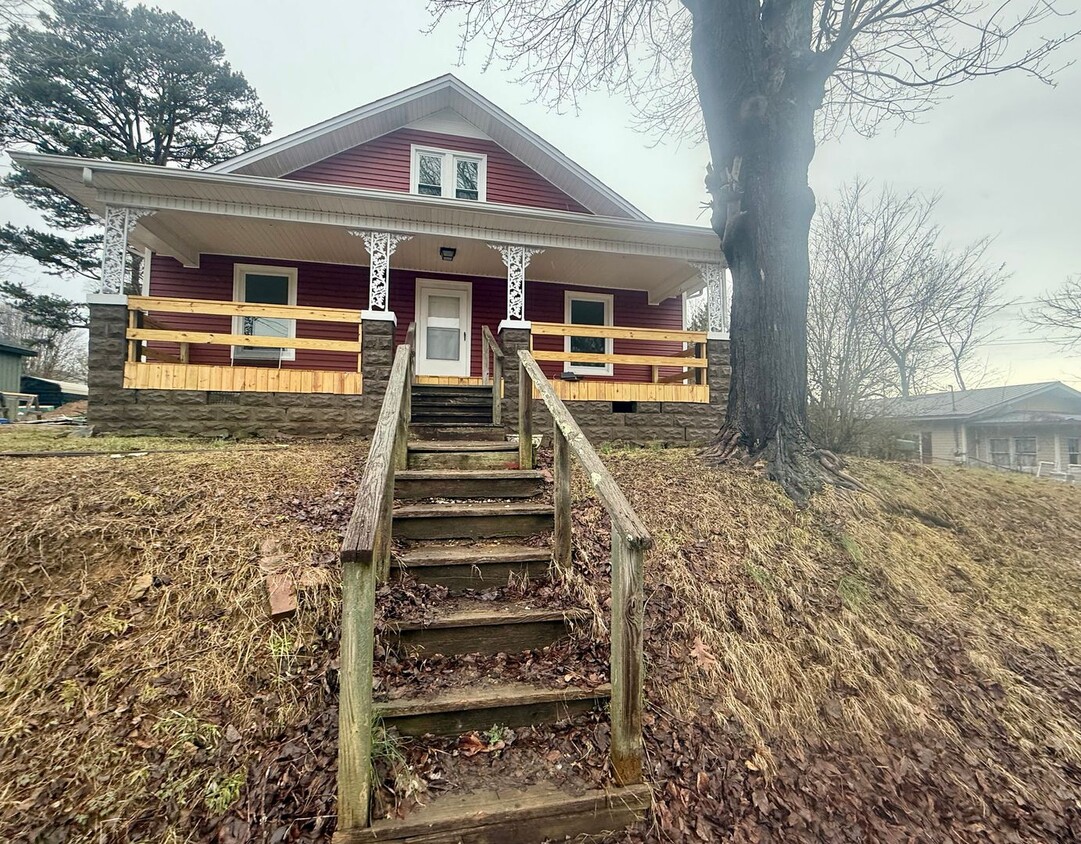 Primary Photo - Four Bedroom home in Corbin, KY