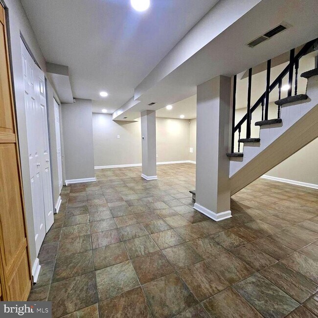 Foto del edificio - 6010 Reed St
