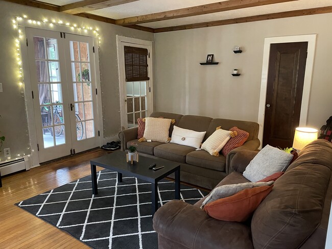 Living Room - 1910 Oneida St