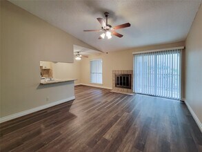 Building Photo - 700 Thicket Ln