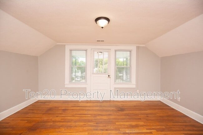 Building Photo - 3111 15th Ave