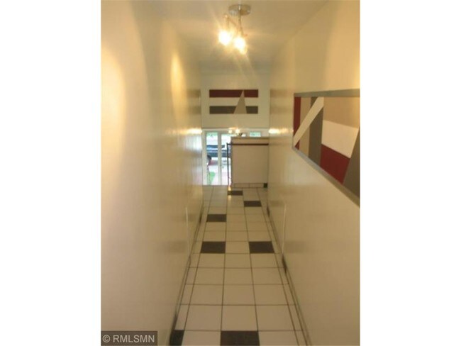 Interior Photo - 611 Monroe St NE