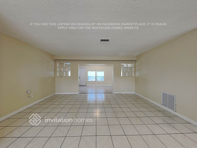 Foto del edificio - 1841 NW 185th St