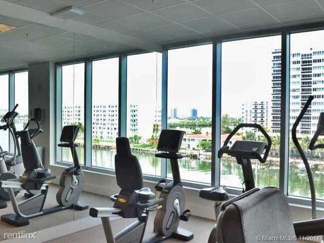 Foto del edificio - 7930 East Dr