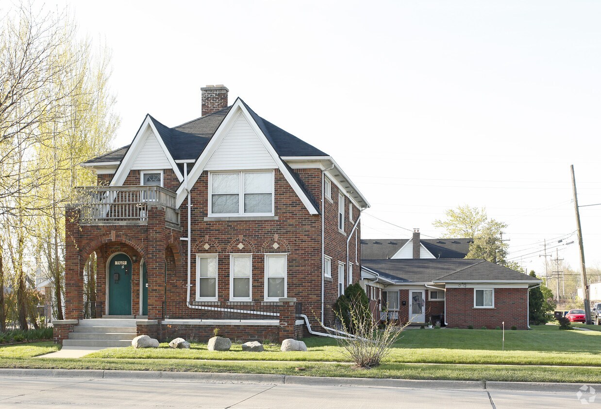Primary Photo - 35029 E Michigan Ave