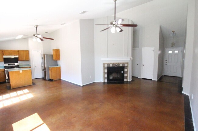 Foto del edificio - South Austin home close to Southpark Meadows