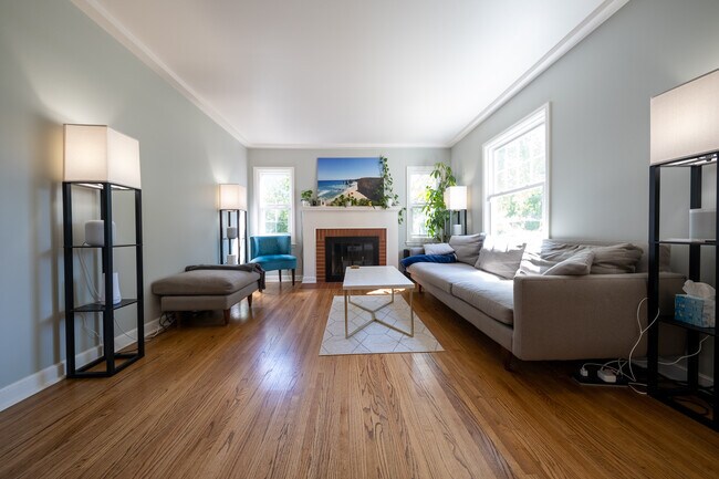 Foto del edificio - 236 N Washburn Ave
