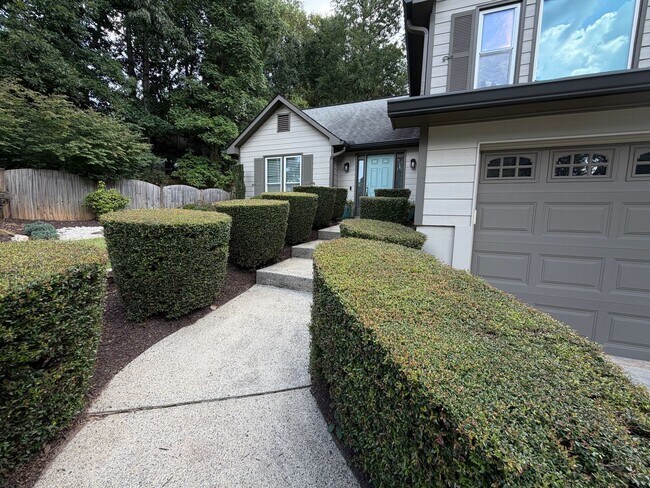 Foto del edificio - 807 Arbor Forest Pl