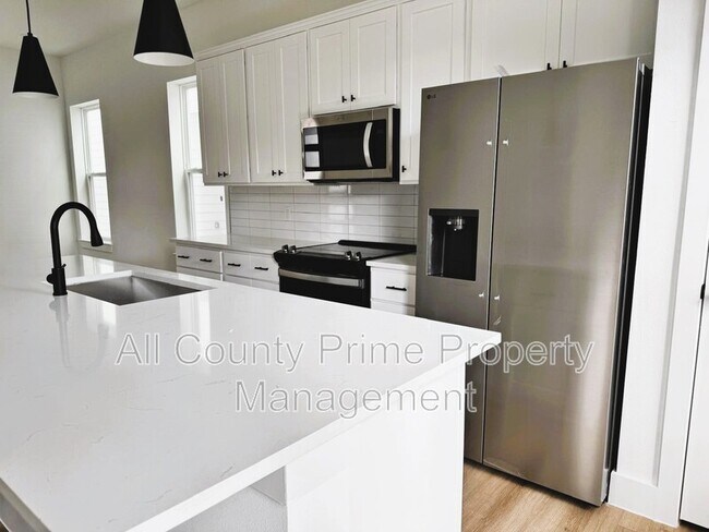 Building Photo - 2708 Bostic St