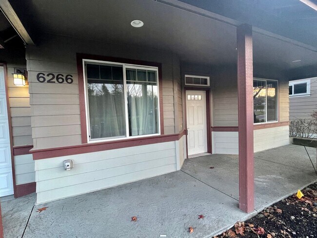 Building Photo - 3 Bed, 2 Bath Home in Quiet Cul-de-sec