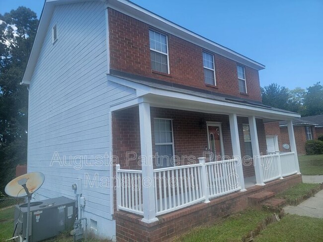 Building Photo - 1846 S Barton Dr