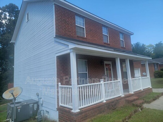 Foto del edificio - 1846 S Barton Dr