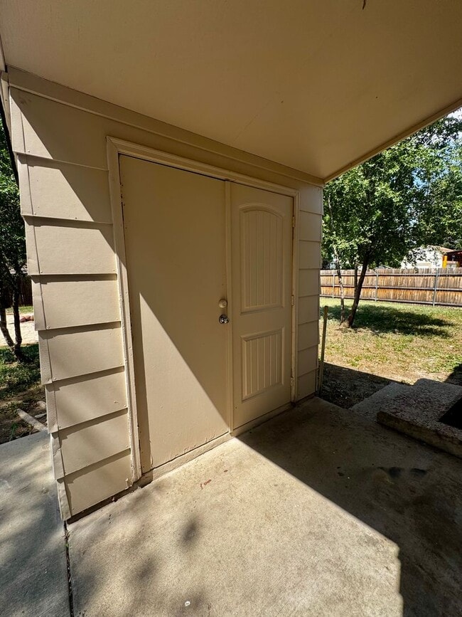 Building Photo - 3 Bedroom one level Home in Stratton Meadows