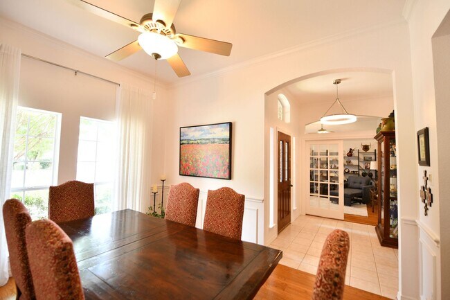 Foto del edificio - 2505 Spring Hill Ln