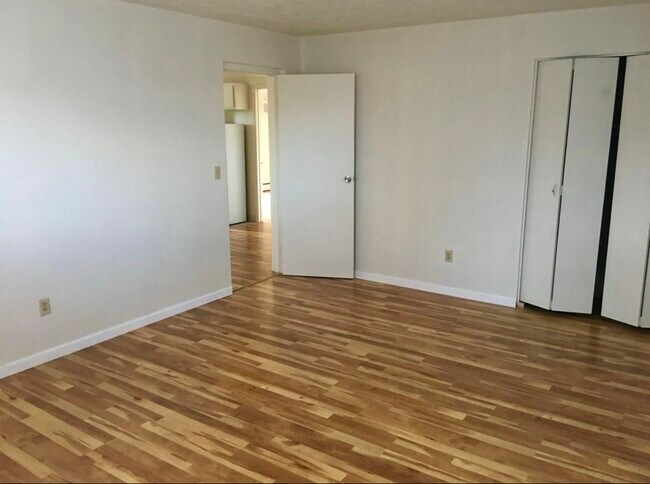 Dormitorio 1 - 5617 Kirby Ave