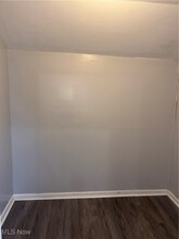 Building Photo - 3119 W 56th St