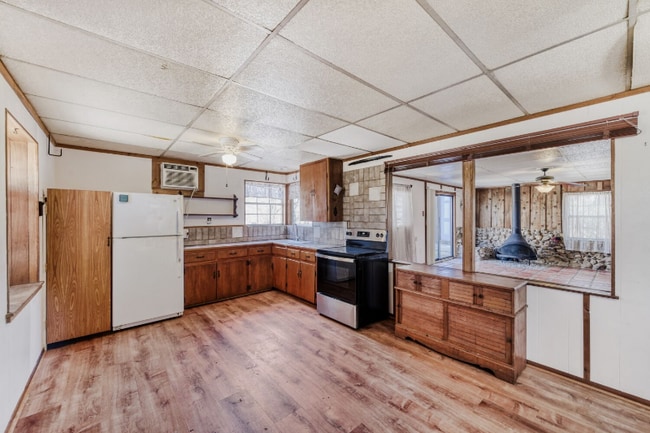 Building Photo - 187 River Oaks Dr