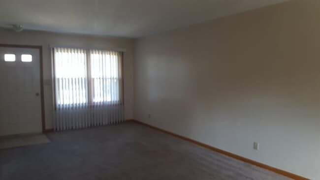 Building Photo - 114 Wright Dr