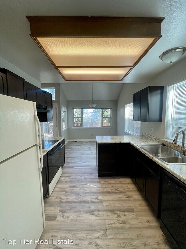 Building Photo - 3 br, 2 bath House - 4020 Dolphin Circle