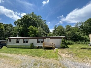 Building Photo - 4 Snelson Ln