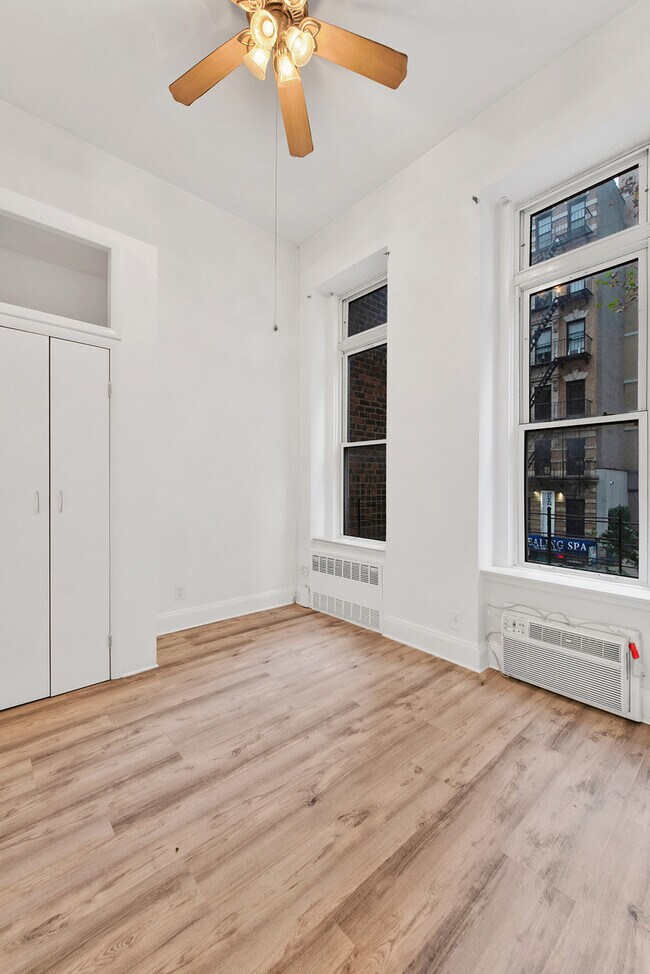 Foto del edificio - 203 E 82nd St