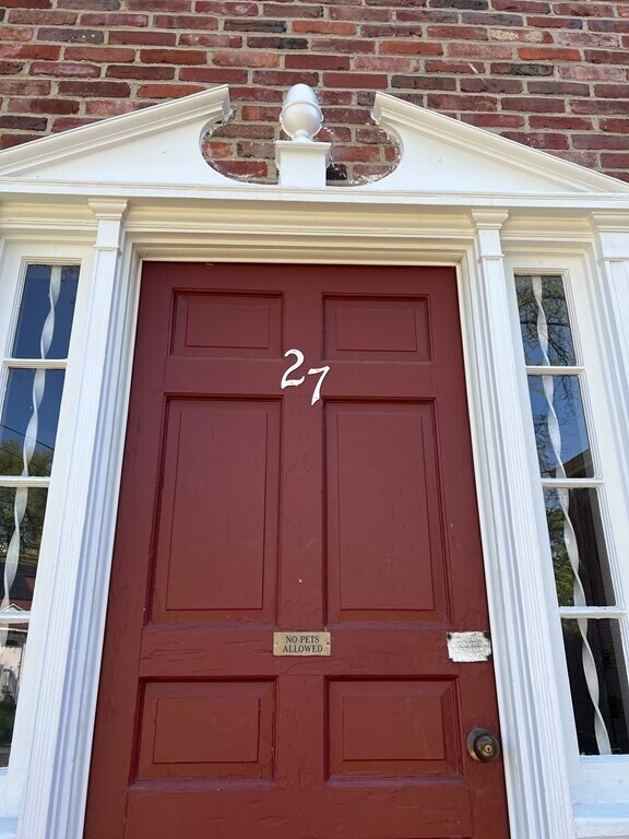 27 Beulah St Unit 2, Framingham, MA 01701 Room for Rent in Framingham, MA