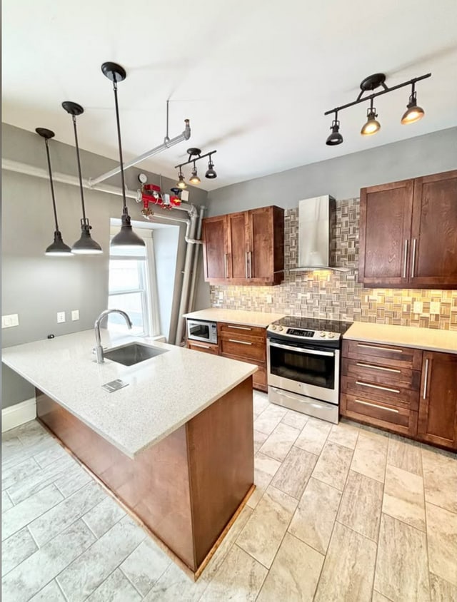 Primary Photo - Beautiful Executive Apartment Downtown Fre...