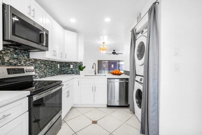 Foto del edificio - 153 W Laurel Dr