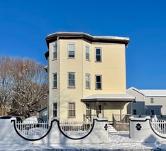 Building Photo - 92 Elliot St