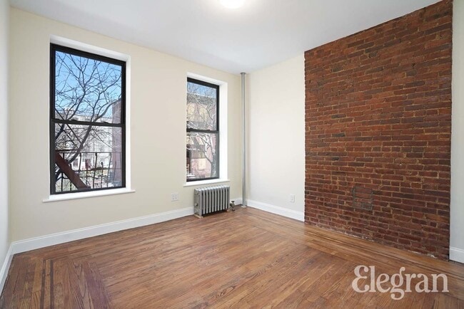 Building Photo - 504 E 118th St