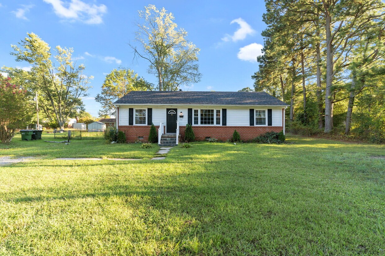 Welcome to 5525 Jahnke Rd! - 5525 Jahnke Rd