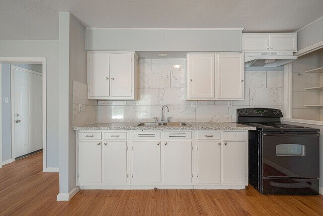 Foto del edificio - 5619 Willow Glen Dr