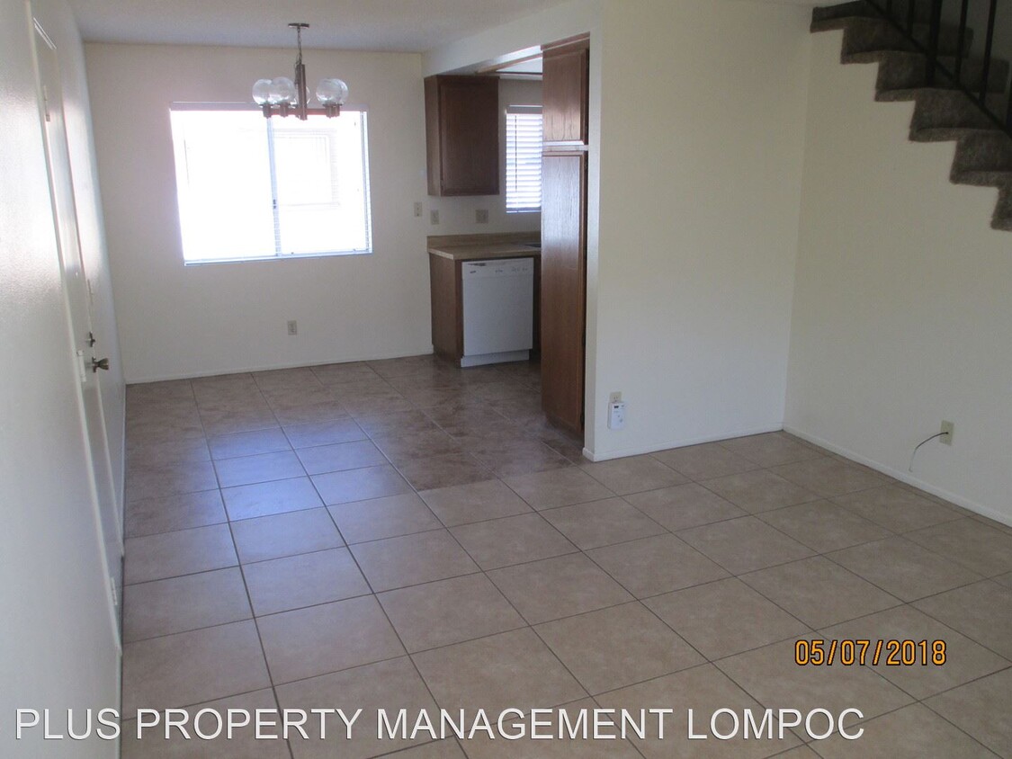 Foto del edificio - 724 Summerwood Ln