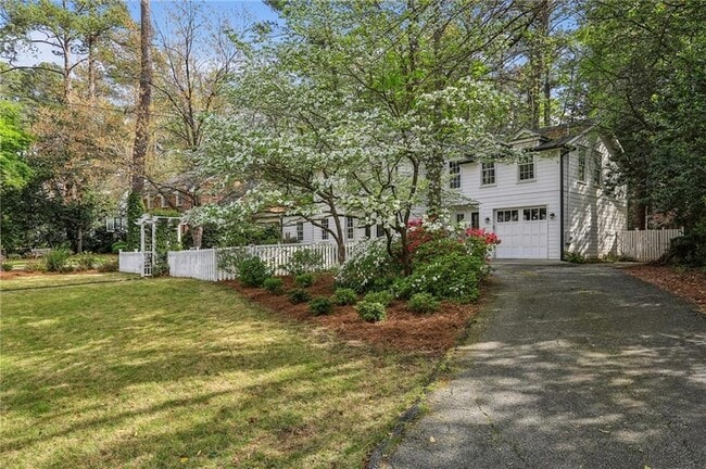 Foto del edificio - 2415 Oldfield Rd NW