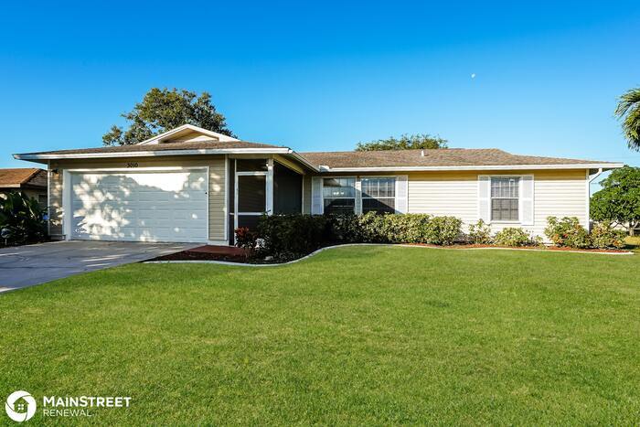 Primary Photo - 3010 SW 4th Ave, Cape Coral, FL 33914