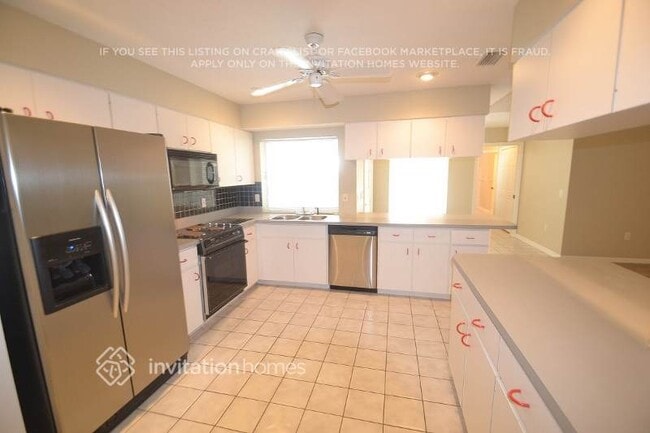 Foto del edificio - 4495 Diamond Cir E