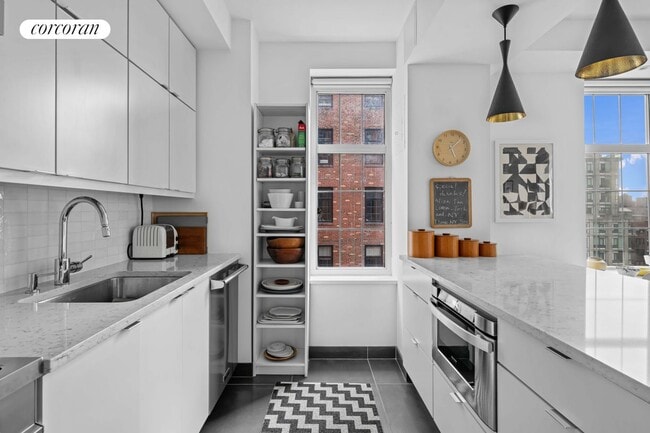 Foto del edificio - 470 W 24th St