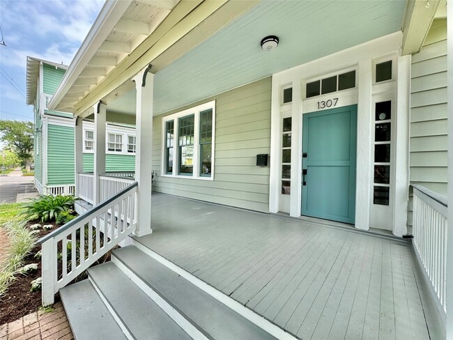 Building Photo - 1307 Avenue H