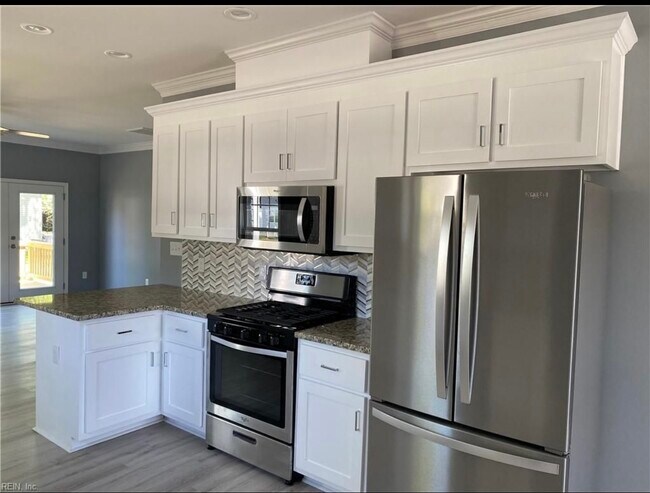 Kitchen - 124 S Curry St