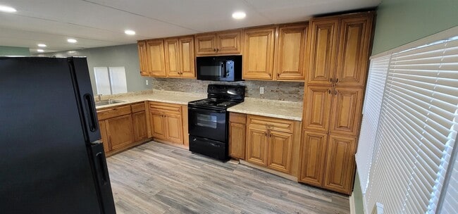 Foto del edificio - 9660 Valerie St