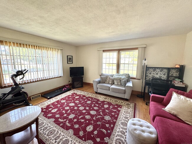 Foto del edificio - 56 Highwood Ave