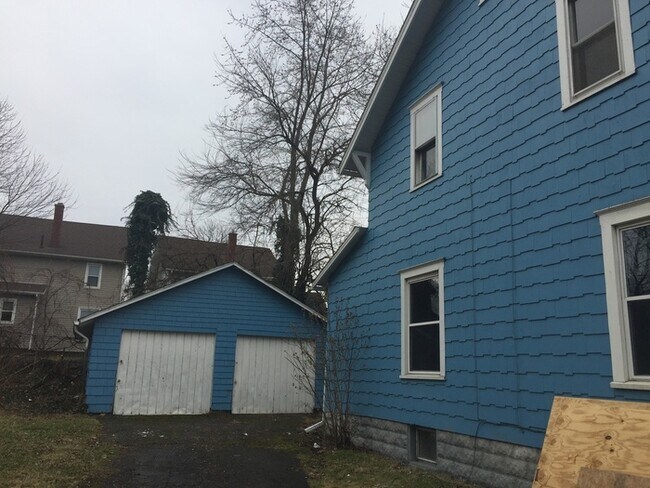 Foto del edificio - 808 Cody Ct NW